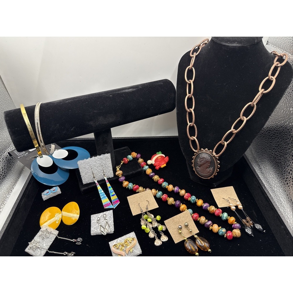 Vintage Lot of 15 Necklaces, Bracelets, Earrings, Brooches